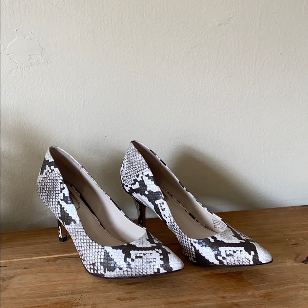 Alfani Snakeskin Heels. Size - 6